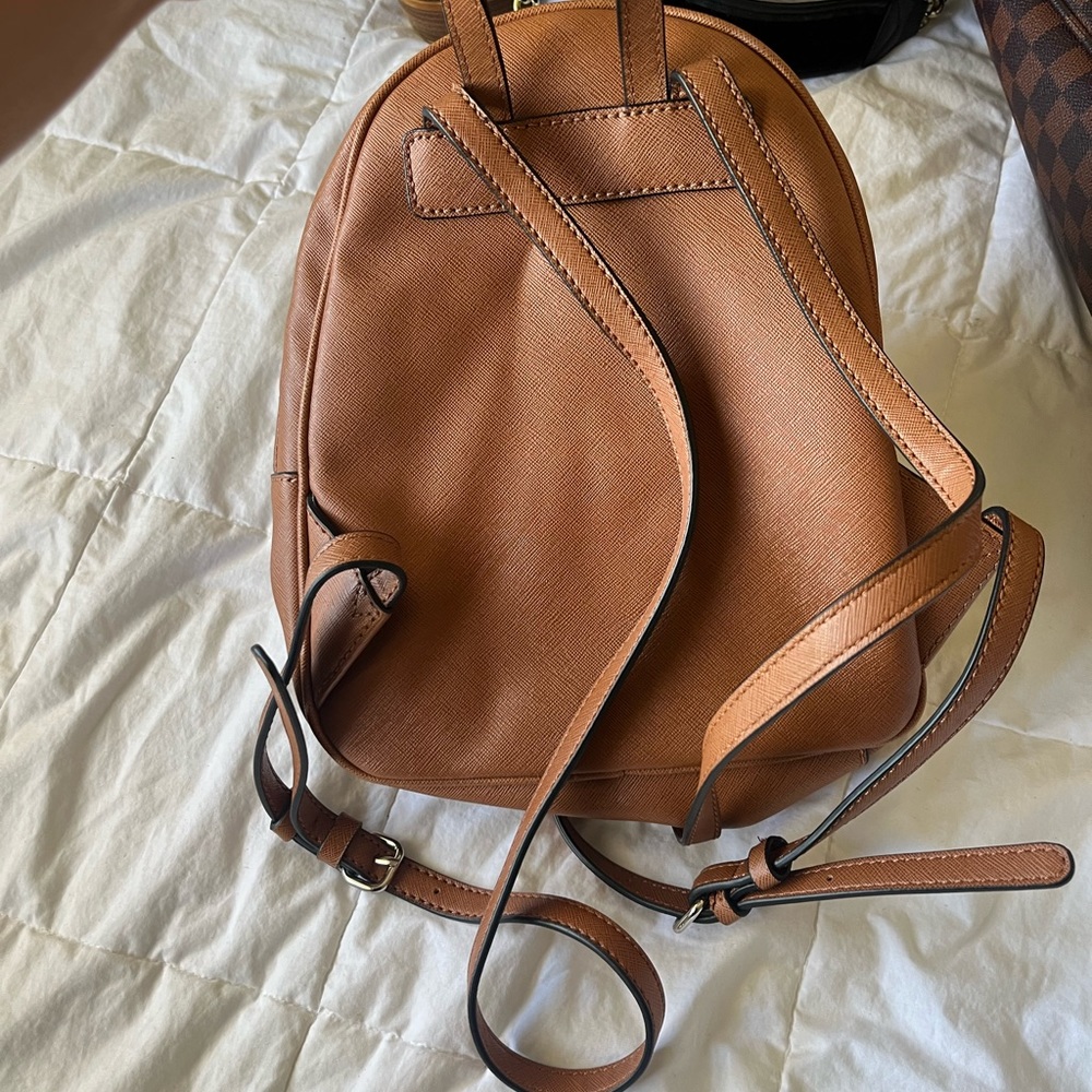 Guess mini backpack - Picture 3 of 3